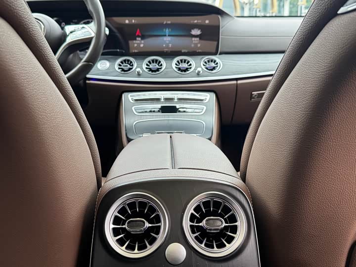 Mercedes-Benz E-Class 2023 E 300 L — фото 15