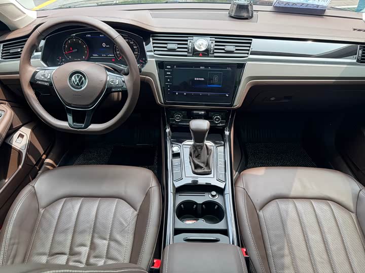 Volkswagen Phideon — фото 13