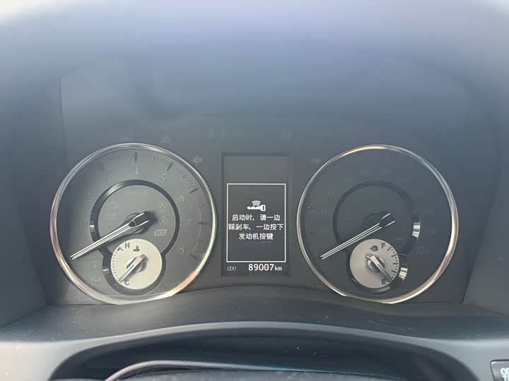 Toyota Alphard — фото 17