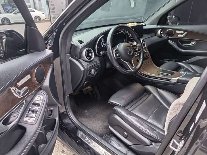 Mercedes-Benz GLC 2020 GLC 260 L 4 MATIC Luxury — фото 5