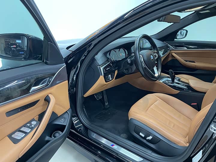 BMW 5-Series 2018 530 Li Leading M — фото 13