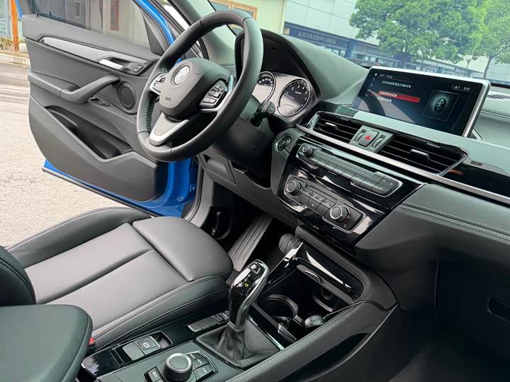 BMW X2 2019 s Drive 20i M VI — фото 12