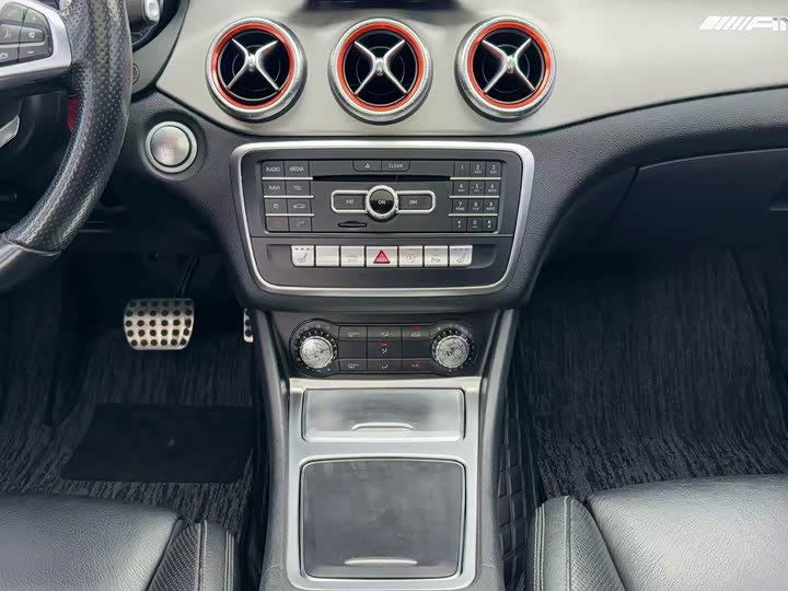 Mercedes-Benz CLA — фото 38
