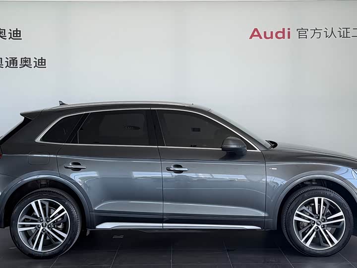 Audi Q5L 2022 45 T — фото 4