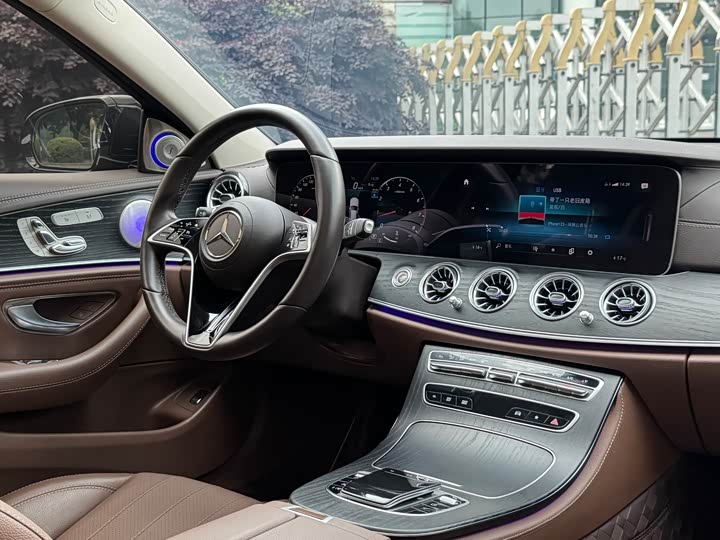 Mercedes-Benz E-Class 2023 E 300 L — фото 12
