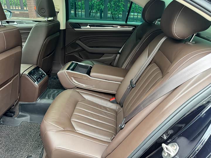 Volkswagen Phideon — фото 21