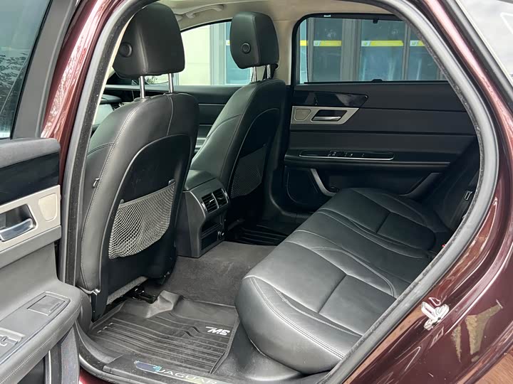 Jaguar XFL 2018 XFL 2.0 T 200 PS — фото 12