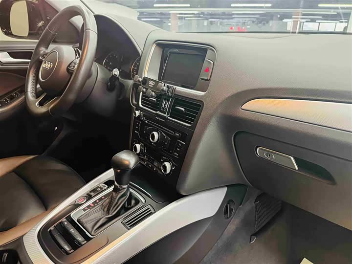 Audi Q5 2017 Plus 40 TFSI — фото 27