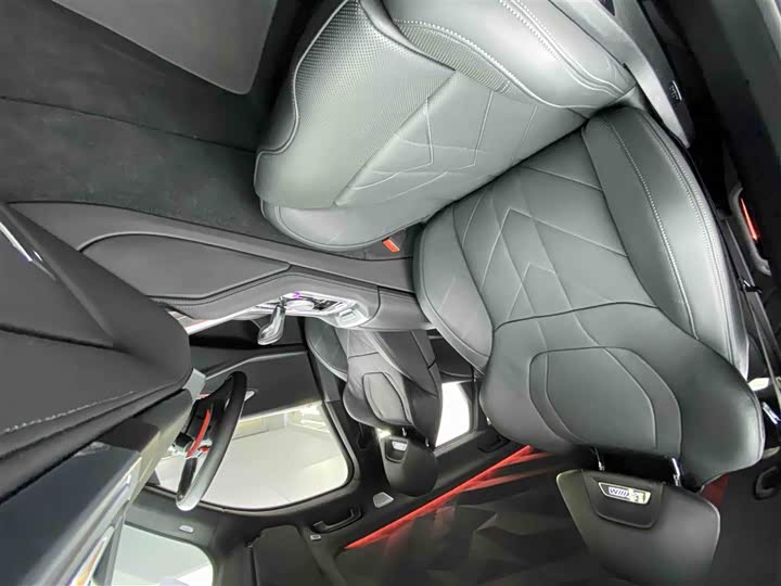 BMW XM 2023 Base — фото 10