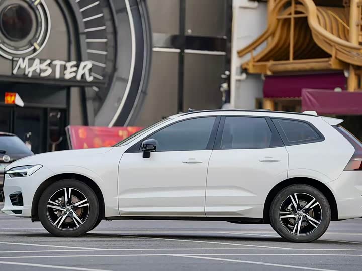 Volvo XC60 2021 T 5 4 WD — фото 11