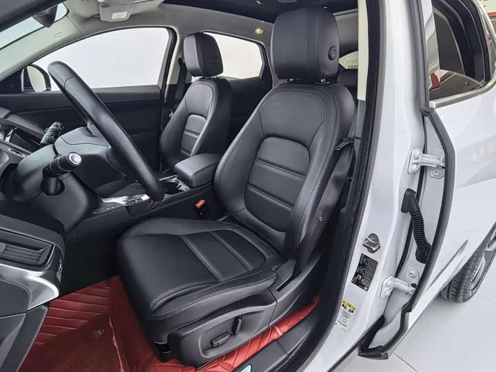 Jaguar E-PACE 2018 P 200 S V — фото 10