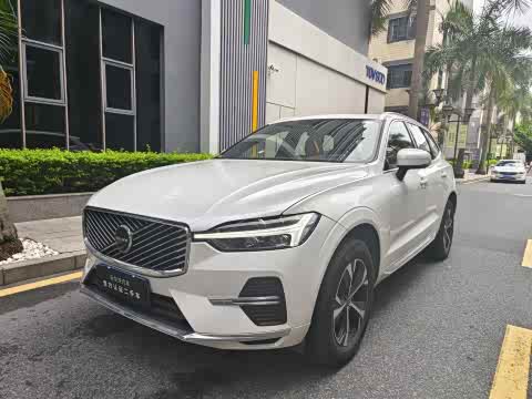 Volvo XC 60 2026 B 5 4 WD — фото 11