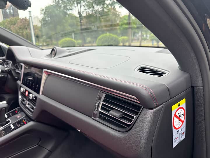 Porsche Macan 2023 Macan 2.0 T — фото 33