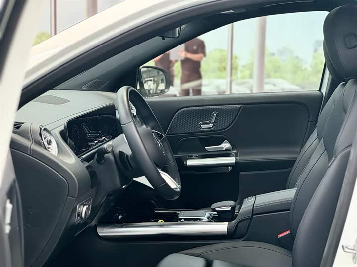 Mercedes-Benz GLA 2024 GLA 220 — фото 6