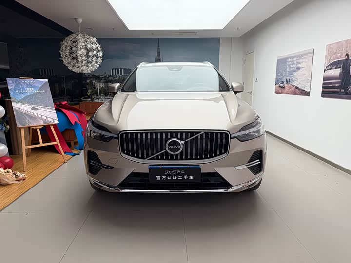 Volvo XC60 2025 B 5 4 WD — фото 2