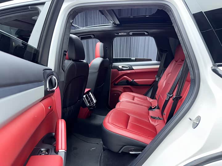 Porsche Cayenne 2015 Cayenne GTS 3.6 T — фото 11
