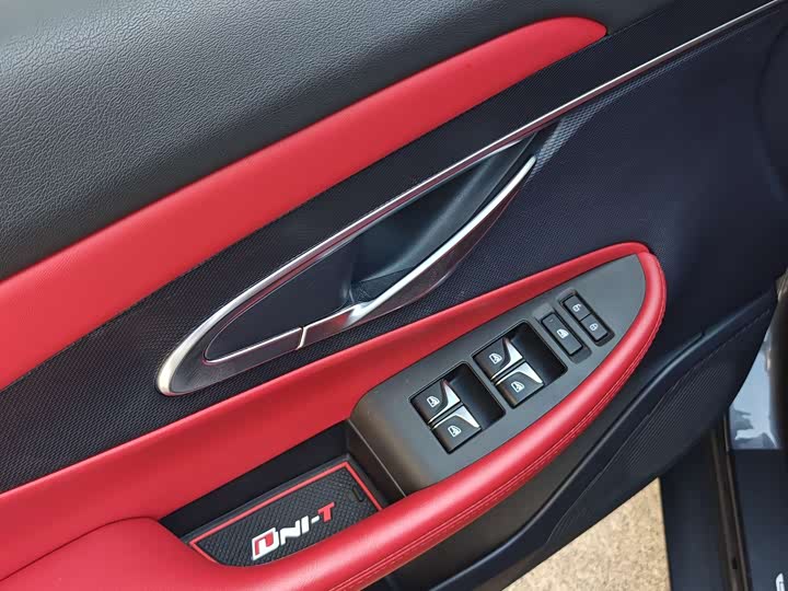 Changan UNI-T 2020 1.5 T Flagship — фото 8