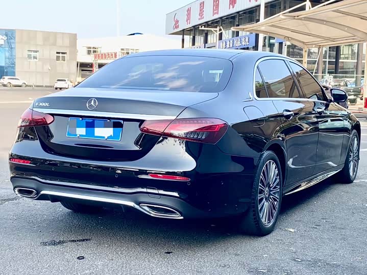 Mercedes-Benz E-Class 2023 E 300 L Luxury — фото 4
