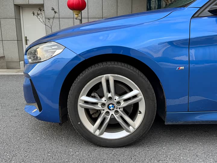 BMW 1-Series 2019 118i M — фото 8