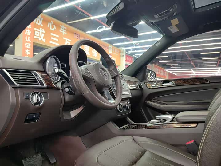 Mercedes-Benz GLS 2018 GLS 400 4 MATICLuxury — фото 6