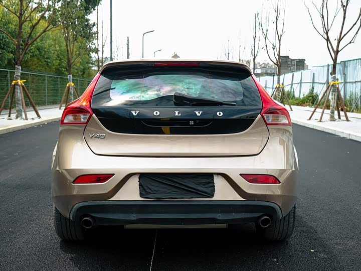 Volvo V40 2015 1.6 T — фото 4