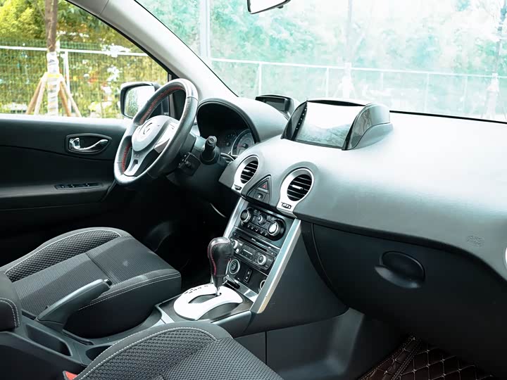 Volvo V40 2015 1.6 T — фото 26