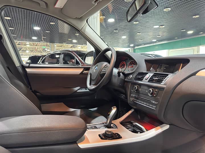 BMW X3 2016 s Drive 20i — фото 11