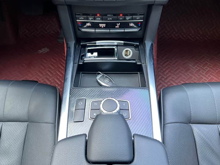 Mercedes-Benz E-Class E 260 L спорт — фото 19