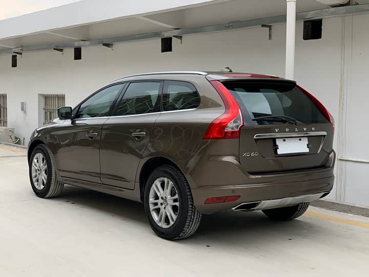 Volvo XC60 2015 T 5 — фото 11
