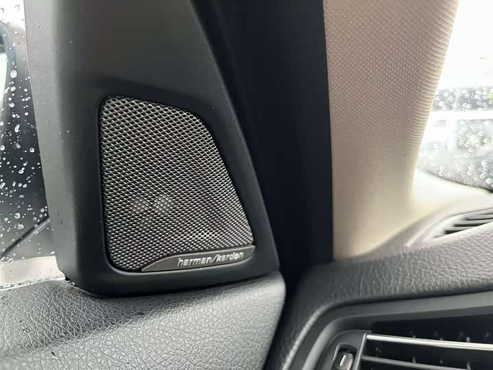 BMW 5-Series 2014 528 Li x Drive Leading — фото 10