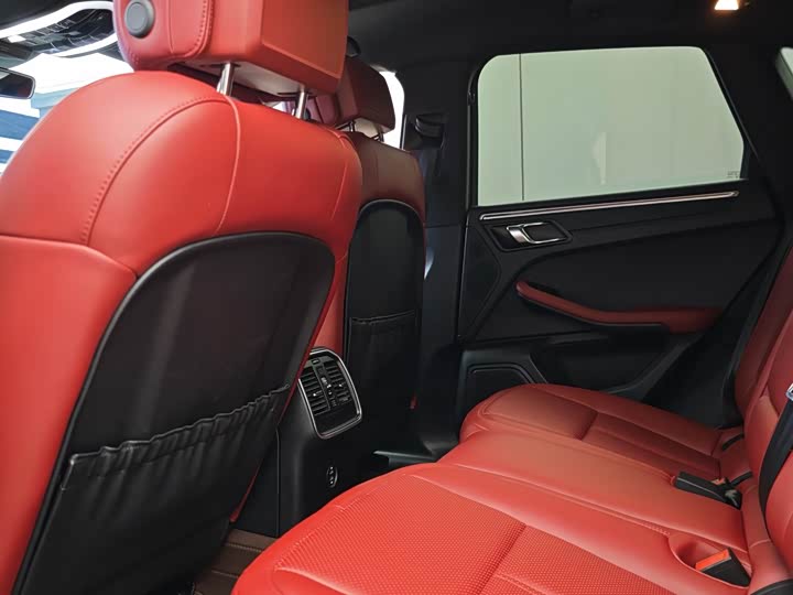 Porsche Macan 2020 Macan 2.0 T — фото 6