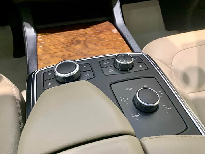 Mercedes-Benz M-Class 2015 ML 400 4 MATICLuxury — фото 12