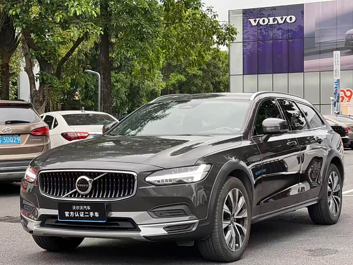 Volvo V90 2022 Cross Country B 5 AWD — фото 1