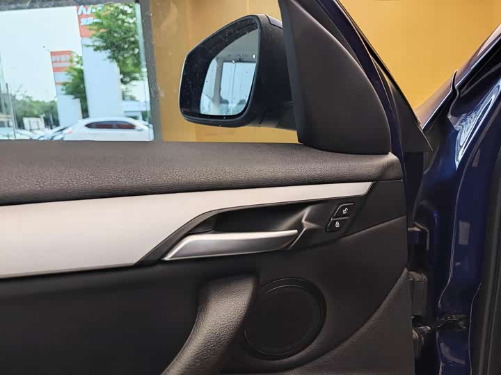 BMW X1 2019 s Drive 20 Li Leading — фото 8