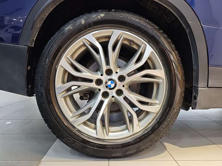 BMW X1 2019 s Drive 20 Li Leading — фото 31