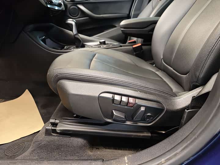 BMW X1 2019 s Drive 20 Li Leading — фото 10