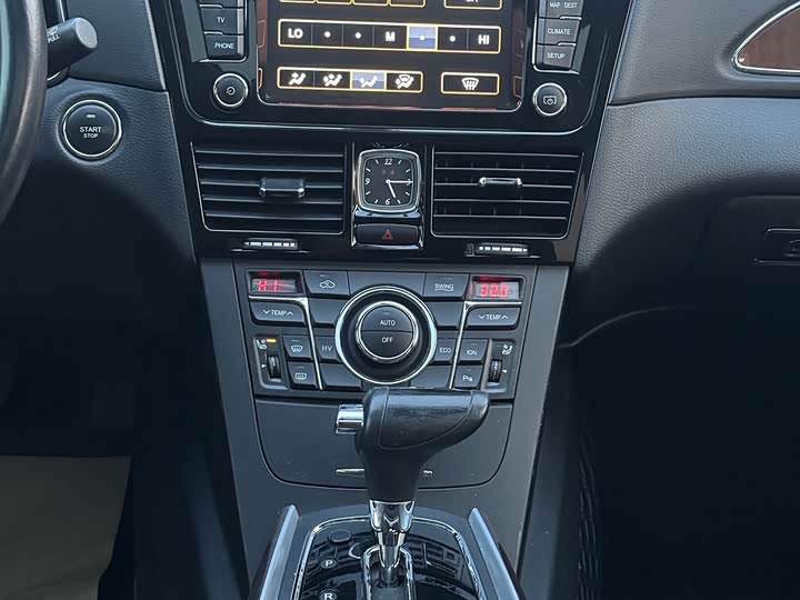 Hongqi H7 2015 2.0 T Luxury — фото 13