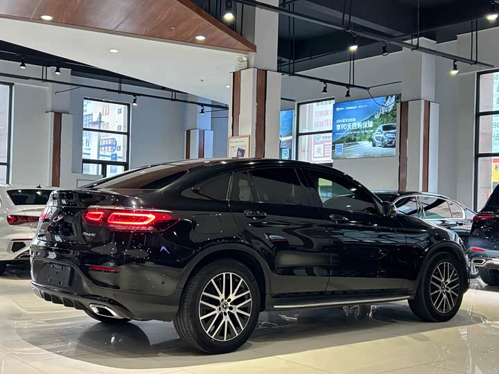 Mercedes-Benz GLC 2023 GLC 260 4 MATIC SUV — фото 25