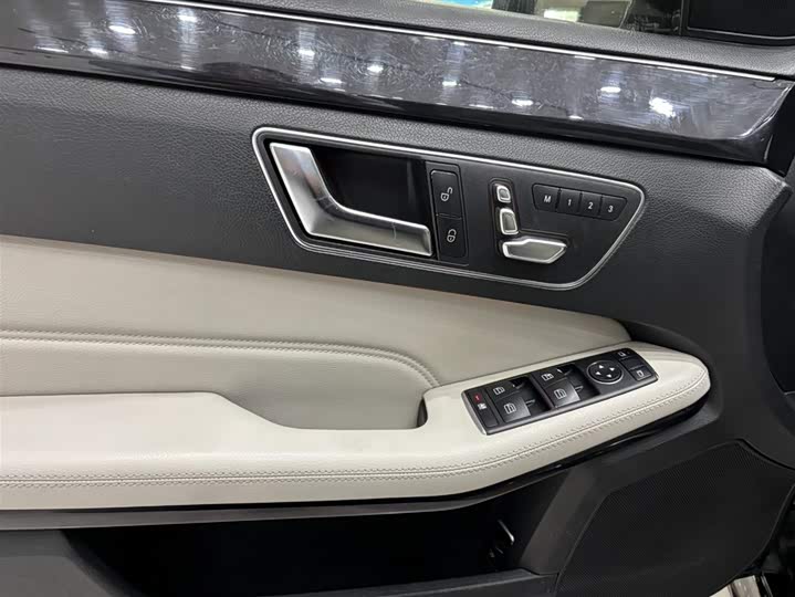 Mercedes-Benz E-Class 2015 E 200 L Sport — фото 7
