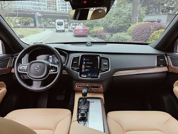 Volvo XC90 2018 T 5 — фото 12