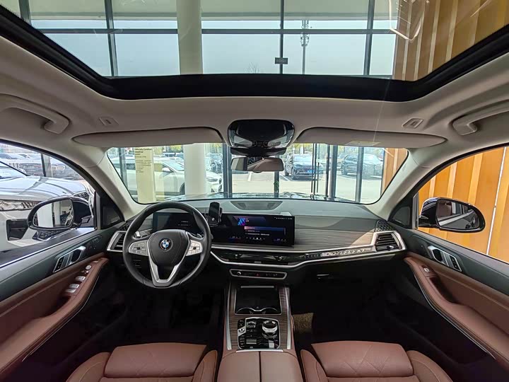 BMW X7 2024 x Drive 40i Leading — фото 12