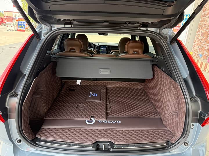 Volvo XC60 2023 B 5 4 WD — фото 17
