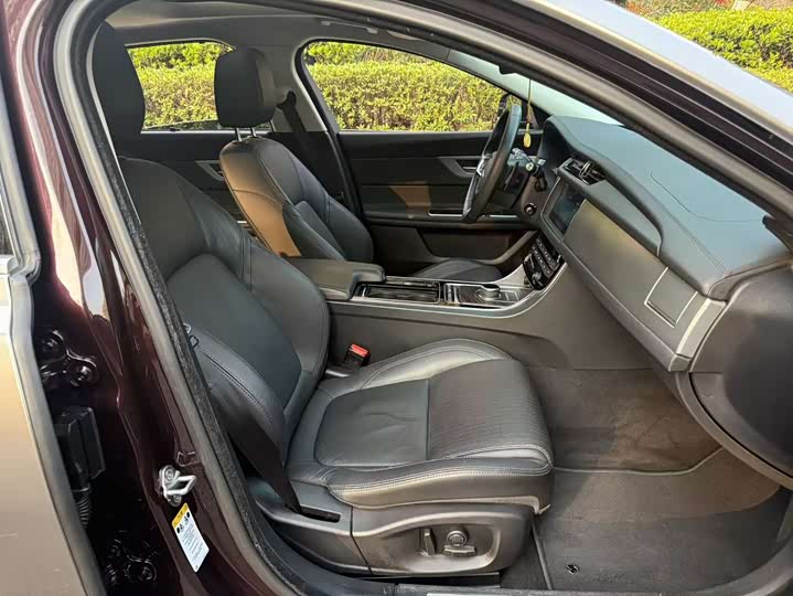 Jaguar XFL 2020 XFL 2.0 T P 250 2 WD — фото 16