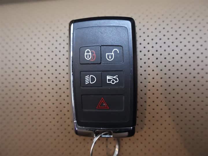 Jaguar XFL 2024 2.0 T P 250 2 WD — фото 24