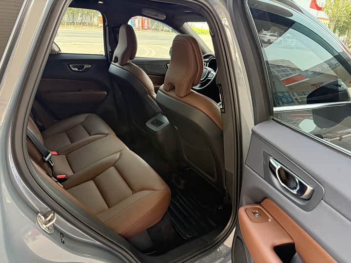 Volvo XC60 2023 B 5 4 WD — фото 20