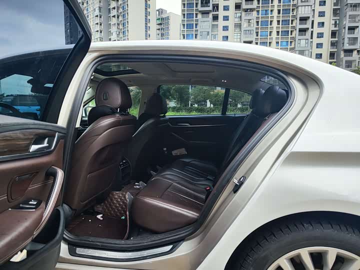 BMW 5-Series 2018 530 Li Leading — фото 8