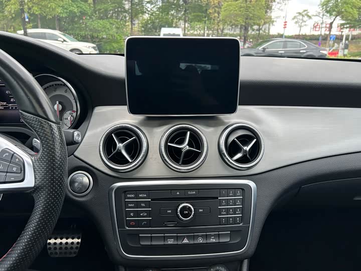 Mercedes-Benz CLA — фото 13