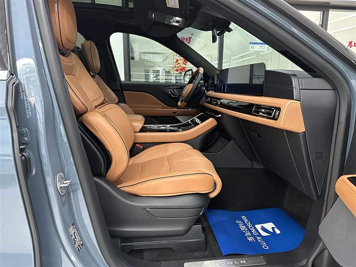 Lincoln Aviator — фото 17