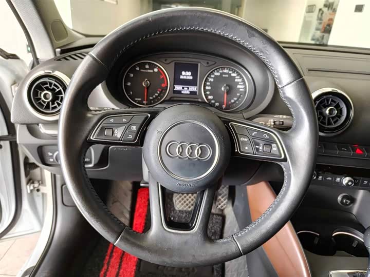 Audi A3 2018 30 Sportback 35 TFSI — фото 10