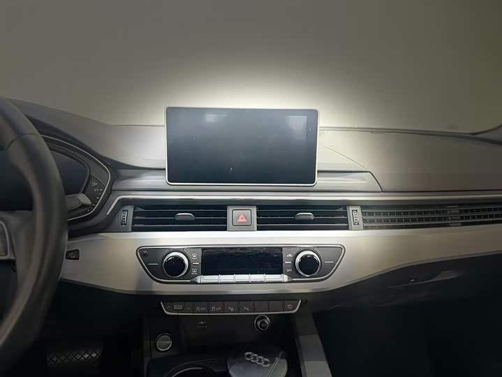 Audi A4L 2018 30 40 TFSI Sport — фото 11